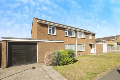 4 bedroom semi-detached house for sale