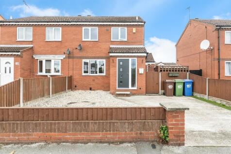 3 bedroom semi-detached house for sale