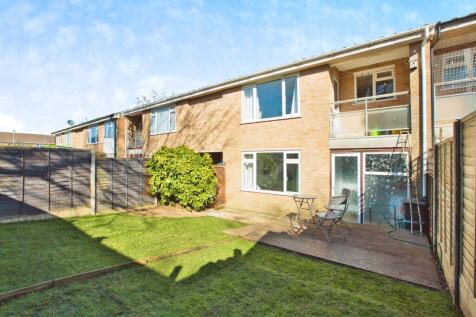 2 bedroom ground floor flat for sale