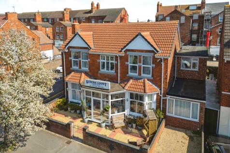 15 bedroom detached house for sale