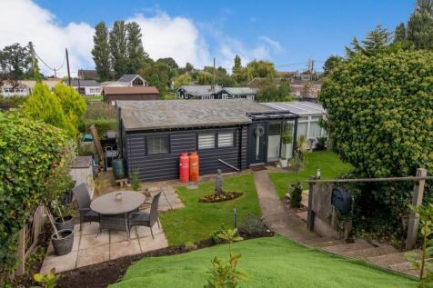 1 bedroom detached bungalow for sale