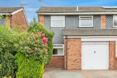 3 bedroom semi-detached house for sale