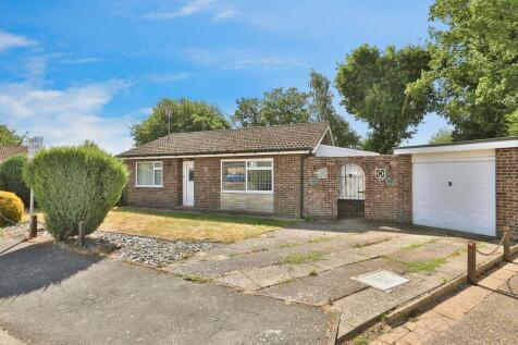 2 bedroom detached bungalow for sale