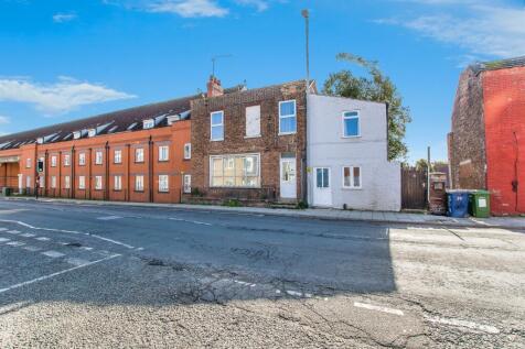 3 bedroom flat for sale