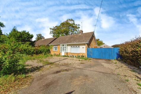 2 bedroom detached bungalow for sale