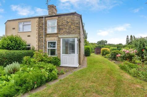 2 bedroom semi-detached house for sale