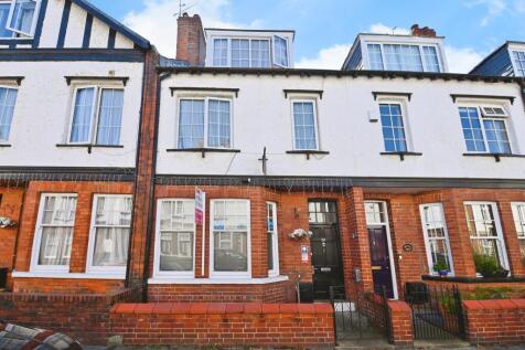 5 bedroom terraced house for sale