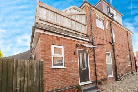 1 bedroom ground floor flat for sale