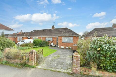 3 bedroom semi-detached bungalow for sale