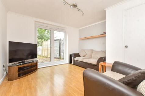 1 bedroom ground floor maisonette for sale