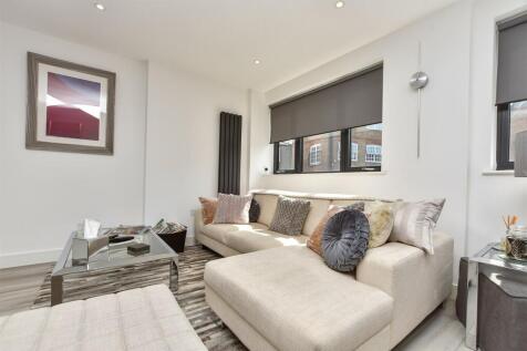 Bridge Street, Leatherhead, Surrey 1 bed ground floor flat for sale