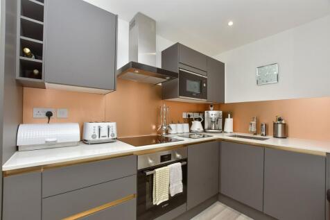 1 bedroom ground floor flat for sale