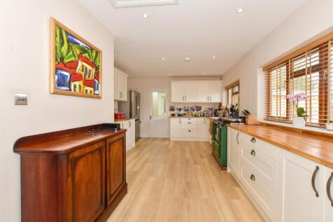 4 bedroom chalet for sale