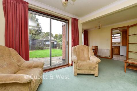 Oveton Way, Bookham, Leatherhead, Surrey 3 bed semi