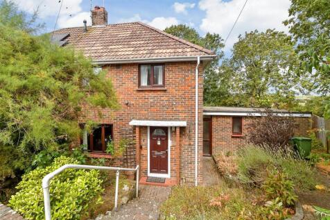2 bedroom semi-detached house for sale