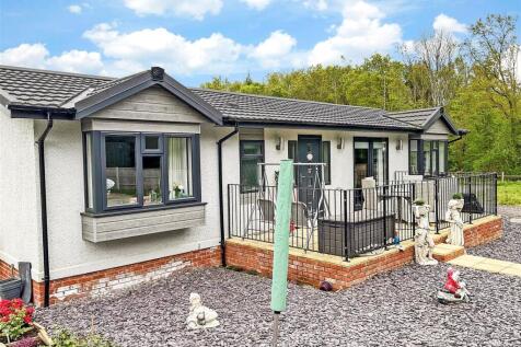 The Broyle, Ringmer, Lewes, East Sussex 2 bed park home for sale