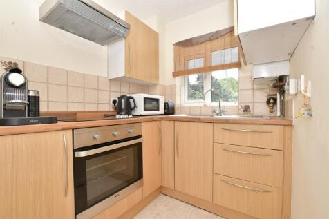 Studio flat for sale