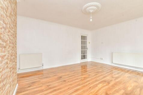 2 bedroom ground floor flat for sale