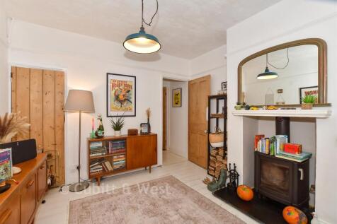 New North Road, Reigate, Surrey 2 bed terraced house for sale