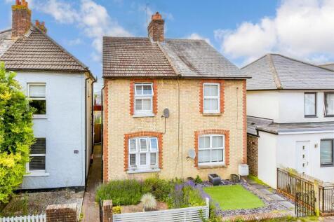 Priory Road, Reigate, Surrey 2 bed semi