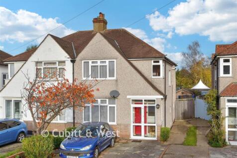 3 bedroom semi-detached house for sale