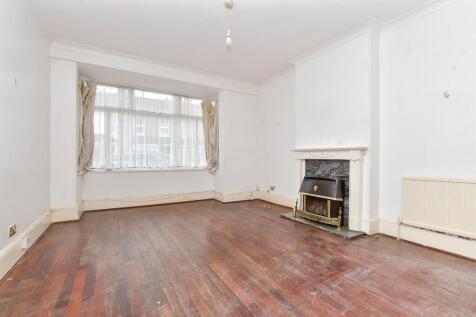 4 bedroom end of terrace house for sale