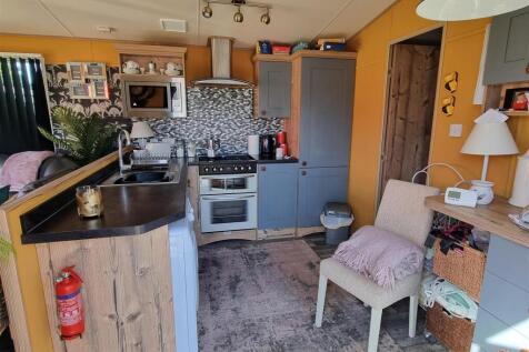 2 bedroom park home for sale