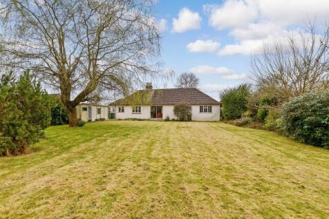 4 bedroom detached bungalow for sale