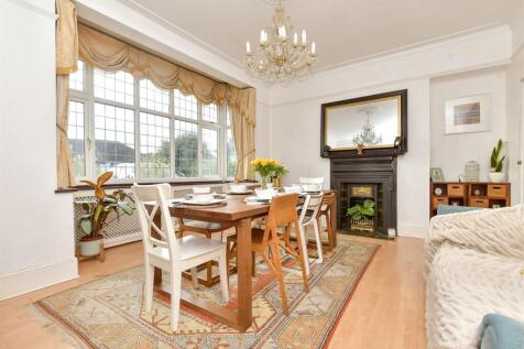 6 bedroom detached house for sale