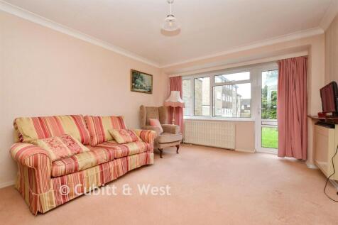 2 bedroom ground floor flat for sale