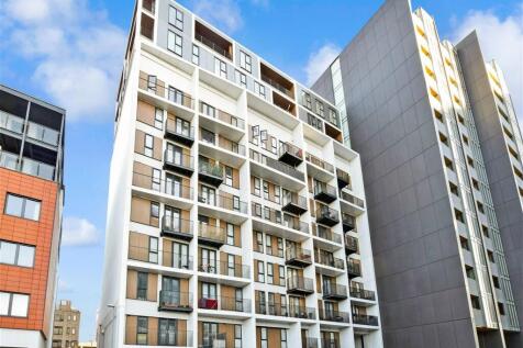 1 bedroom ground floor flat for sale