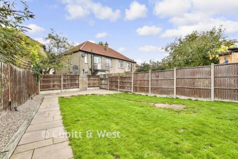 2 bedroom maisonette for sale