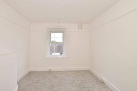 3 bedroom maisonette for sale