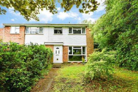 Oaklea Way, Uckfield, East Sussex 3 bed semi
