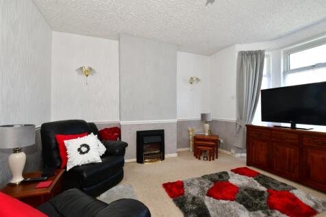 1 bedroom ground floor flat for sale