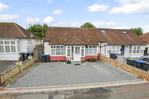 3 bedroom semi-detached bungalow for sale