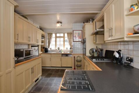 Coleridge Road, Romford, Essex 4 bed chalet for sale