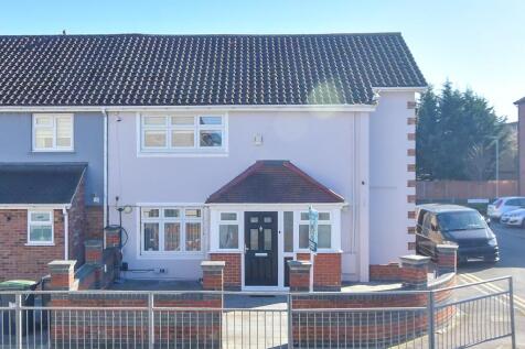 8 bedroom end of terrace house for sale
