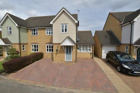 Carswell Gardens, Wickford, Essex 3 bed semi