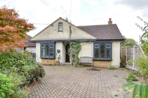 Meadow Way, Wickford, Essex 3 bed detached bungalow for sale