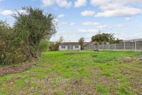 2 bedroom detached bungalow for sale