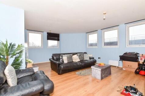 Tamar Square, Woodford Green, Essex 2 bed flat for sale
