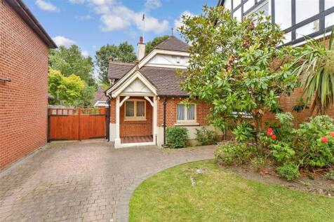 3 bedroom chalet for sale