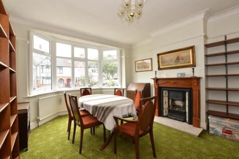 4 bedroom terraced house for sale