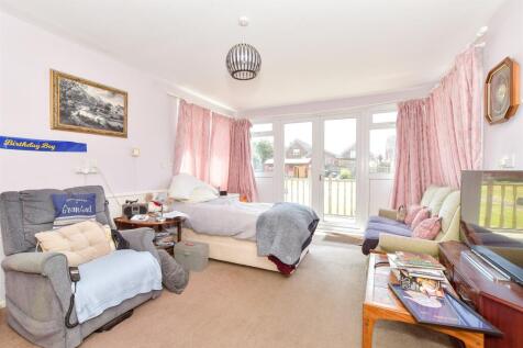 6 bedroom semi-detached house for sale