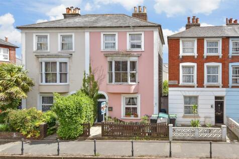 5 bedroom semi-detached house for sale