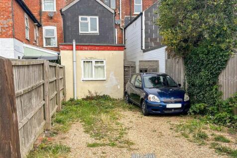 Carisbrooke Road, Newport, Isle of Wight 1 bed apartment for sale