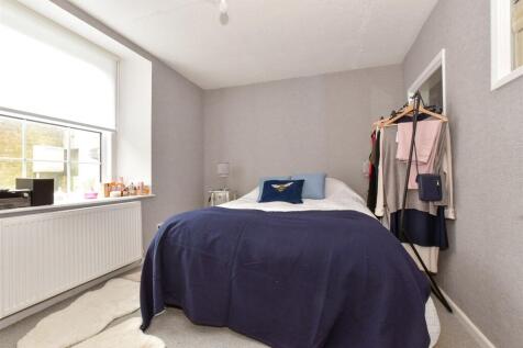 2 bedroom maisonette for sale