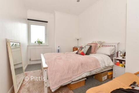 1 bedroom ground floor flat for sale