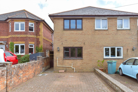 St. Michael's Road, St. Helens, Ryde... 3 bed semi